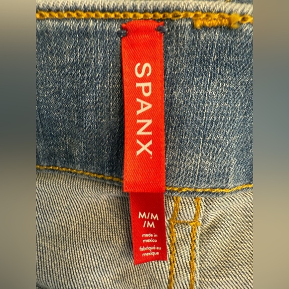 NWT Spanx Flare Jeans in Vintage Indigo Size Medium - Picture 3 of 12